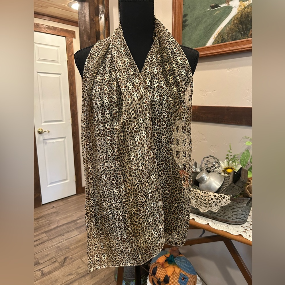 Leopard Print Scarf - Picture 4 of 4